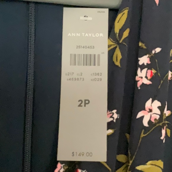 Ann Taylor Floral Ruffle Wrap Dress Navy 2P - Picture 4 of 8